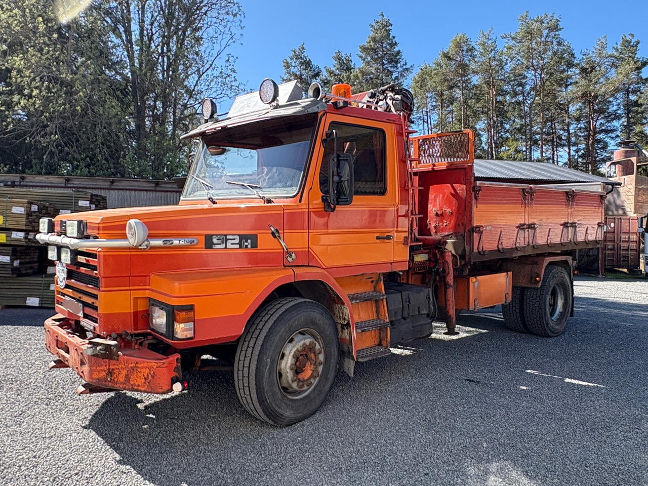 Scania T 92H 4x2 - Camion plateau: photos 1 Scania T 92H 4x2 - Camion plateau: photos 1