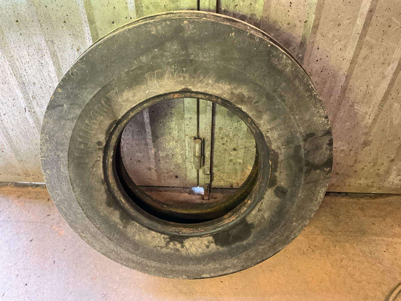 Trelleborg 7,5-16 8PR - Pneu pour Machine agricole: photos 1 Trelleborg 7,5-16 8PR - Pneu pour Machine agricole: photos 1