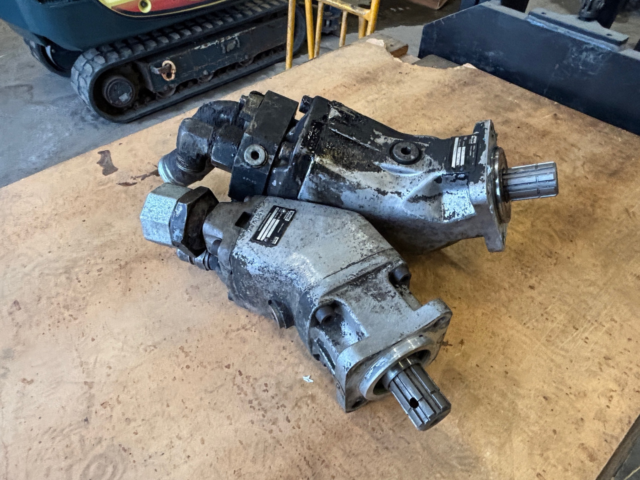 Voac & Parker - Pompe hydraulique pour Engins de chantier: photos 1 Voac & Parker - Pompe hydraulique pour Engins de chantier: photos 1