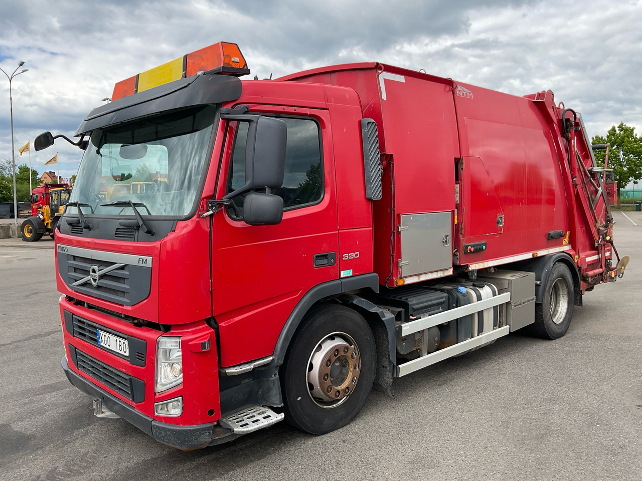 Volvo FM 330 - Benne à ordures ménagères: photos 1 Volvo FM 330 - Benne à ordures ménagères: photos 1