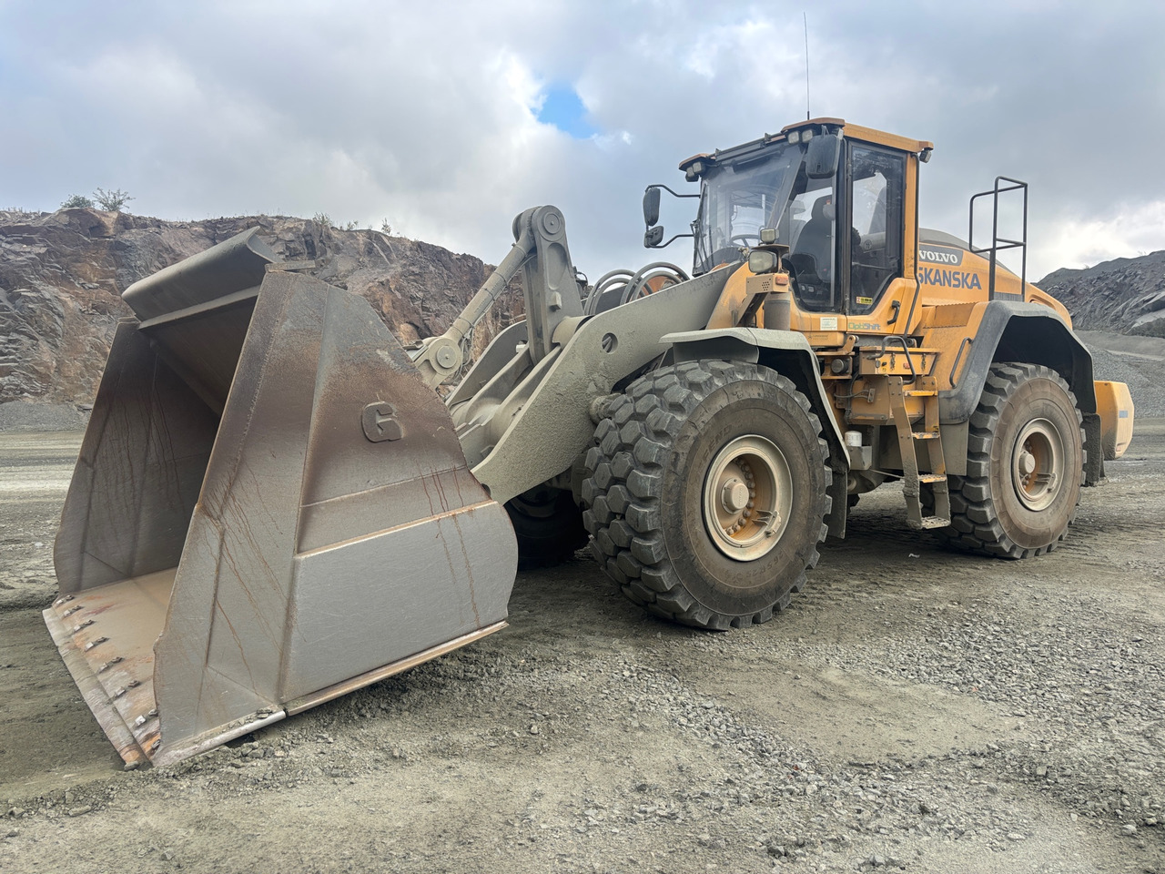 Volvo L180H - Chargeuse sur pneus: photos 1 Volvo L180H - Chargeuse sur pneus: photos 1