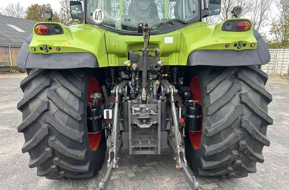 Claas Arion 640 cis, lucht, frontlader - Tracteur agricole: photos 3 Claas Arion 640 cis, lucht, frontlader - Tracteur agricole: photos 3