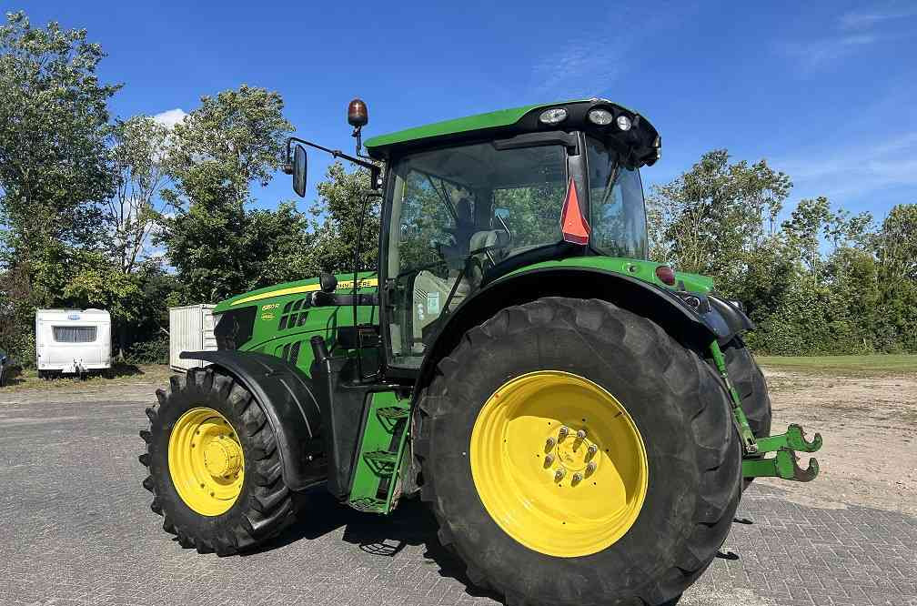 John Deere 6.150R 6150R powerquad - Tracteur agricole: photos 2 John Deere 6.150R 6150R powerquad - Tracteur agricole: photos 2