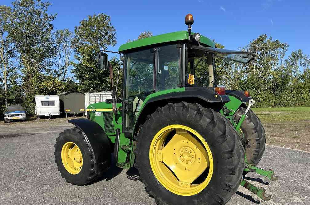 John Deere 6210 - Tracteur agricole: photos 2 John Deere 6210 - Tracteur agricole: photos 2