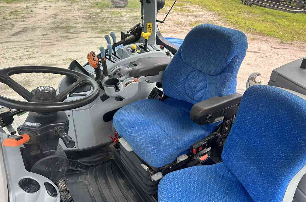 New Holland T7.260 pc - Tracteur agricole: photos 5 New Holland T7.260 pc - Tracteur agricole: photos 5