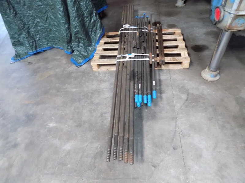 Diversen Sandvik Atlas copco Halco Drill Head rock bit 3.5 and 4 inch - Foreuse: photos 4 Diversen Sandvik Atlas copco Halco Drill Head rock bit 3.5 and 4 inch - Foreuse: photos 4