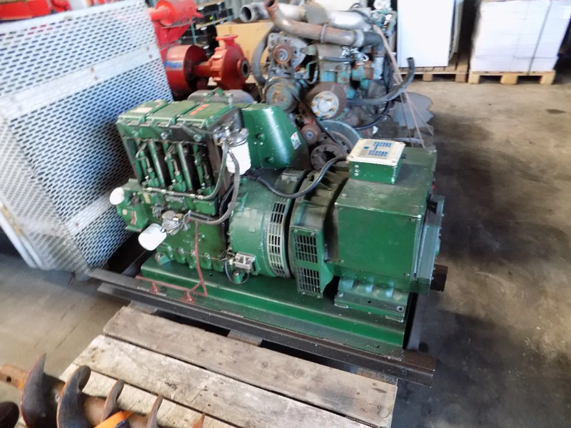 Groupe électrogène Lister aggregaat 3 cill. lister 25 kva met stamford dynamo keuze uit 2 stuks: photos 12 Groupe électrogène Lister aggregaat 3 cill. lister 25 kva met stamford dynamo keuze uit 2 stuks: photos 12