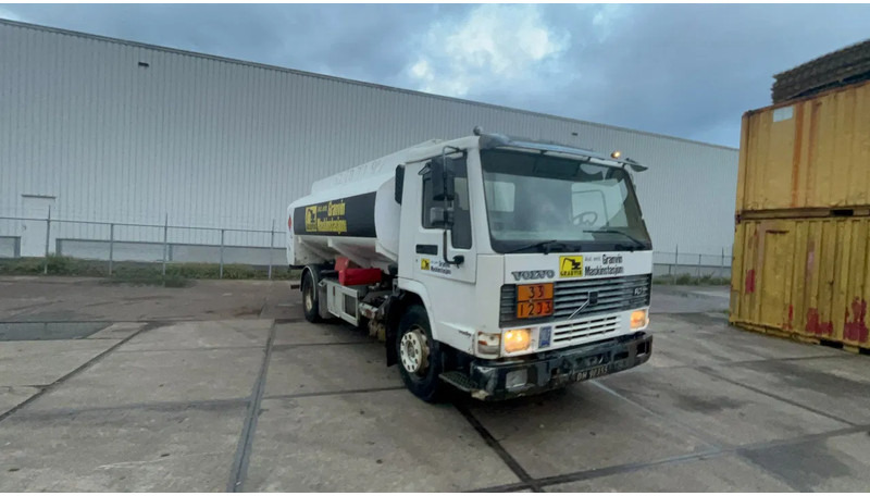 Volvo FL 7 Volvo FL7 285 Fuel tanker 4x2 - Camion citerne: photos 1 Volvo FL 7 Volvo FL7 285 Fuel tanker 4x2 - Camion citerne: photos 1
