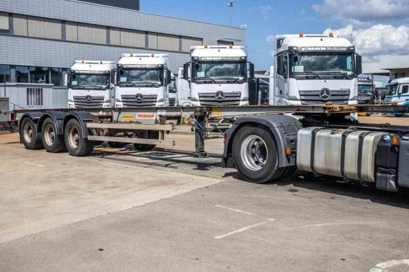 Fruehauf CONTAINERCHASSIS 40' - Semi-remorque porte-conteneur/ Caisse mobile: photos 3 Fruehauf CONTAINERCHASSIS 40' - Semi-remorque porte-conteneur/ Caisse mobile: photos 3