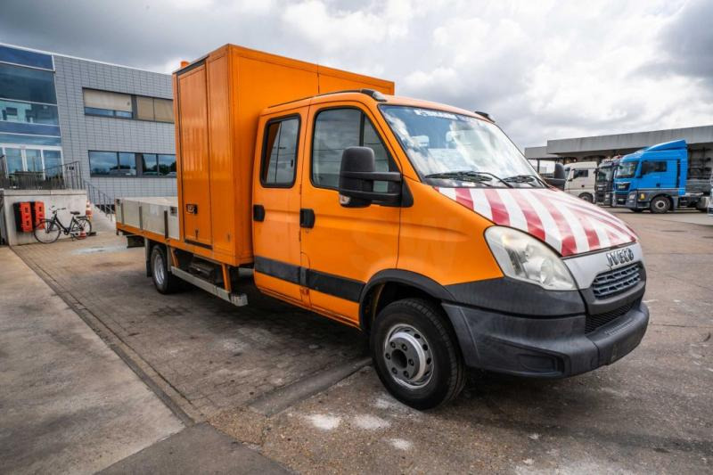 Iveco DAILY 70C17 - Utilitaire plateau: photos 2 Iveco DAILY 70C17 - Utilitaire plateau: photos 2
