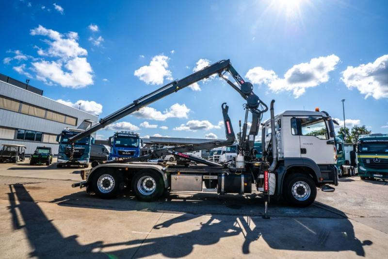 MAN TGA 26.320 BL -6X2-4+HIAB 122 E3 HIDUO - Camion ampliroll, Camion grue: photos 3 MAN TGA 26.320 BL -6X2-4+HIAB 122 E3 HIDUO - Camion ampliroll, Camion grue: photos 3