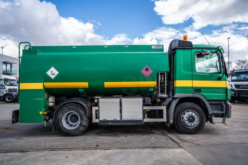 Mercedes ACTROS 1832 +12.000 L/3 comp. - Camion citerne: photos 3 Mercedes ACTROS 1832 +12.000 L/3 comp. - Camion citerne: photos 3