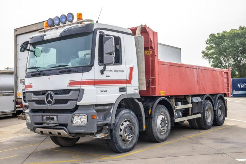 Mercedes ACTROS 3241 K -MP3-E5-Fire damage/dégâts du feu - Camion benne: photos 1 Mercedes ACTROS 3241 K -MP3-E5-Fire damage/dégâts du feu - Camion benne: photos 1