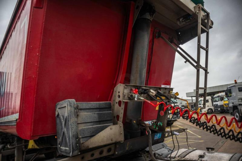 Semi-remorque benne Schmitz SGF-S3- 32 M3: photos 10 Semi-remorque benne Schmitz SGF-S3- 32 M3: photos 10