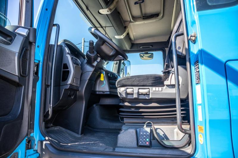 Photo d'intérieur 1: Tracteur routier MAN TGX 18.400 XL BLS