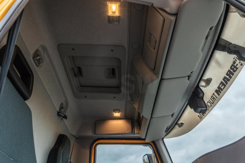 Camion à rideaux coulissants, Camion grue Volvo FL 210+PK 7001 K - 6340 Km's: photos 9 Camion à rideaux coulissants, Camion grue Volvo FL 210+PK 7001 K - 6340 Km's: photos 9