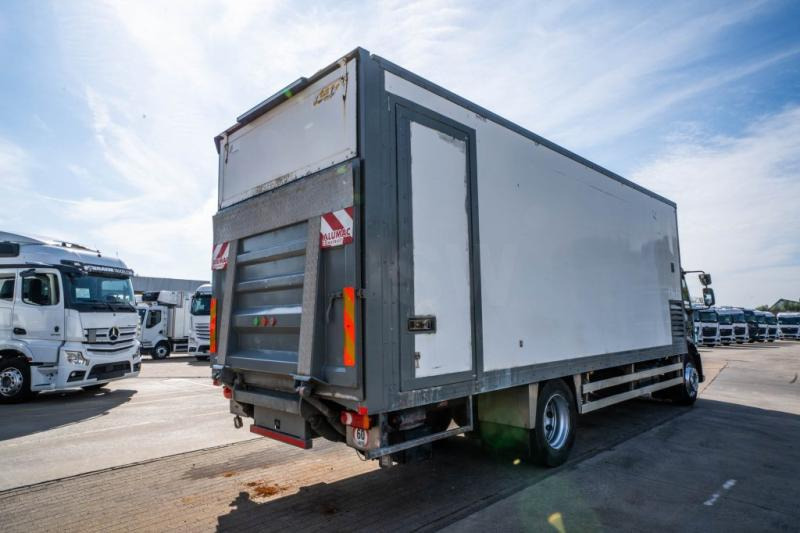 Volvo FL 240 (18t) + DHOLLANDIA 1.5T - Camion fourgon: photos 5 Volvo FL 240 (18t) + DHOLLANDIA 1.5T - Camion fourgon: photos 5