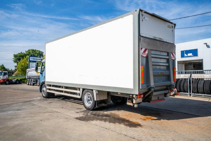 Volvo FL 240 (18t) + DHOLLANDIA 1.5T - Camion fourgon: photos 3 Volvo FL 240 (18t) + DHOLLANDIA 1.5T - Camion fourgon: photos 3