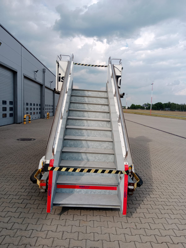 Denge TS3800 - Escalier d'embarquement: photos 2 Denge TS3800 - Escalier d'embarquement: photos 2