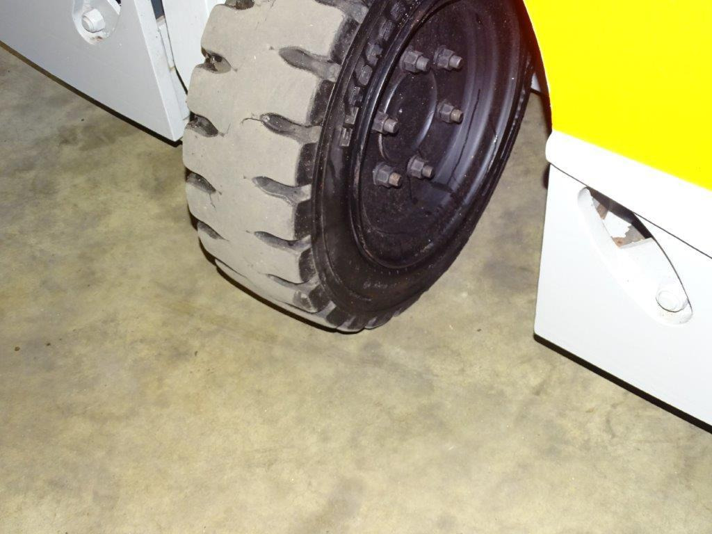 Hubtex DQ45-G - TRIPLEX - Chariot multidirectionnel: photos 2 Hubtex DQ45-G - TRIPLEX - Chariot multidirectionnel: photos 2