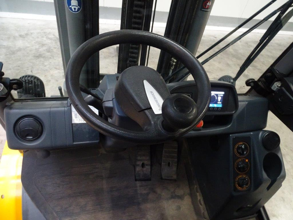 Chariot élévateur Jungheinrich TFG430s - TRIPLEX: photos 8