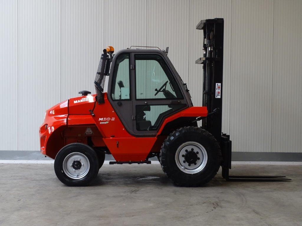 Manitou M30 - TRIPLEX - Chariot tout terrain: photos 4 Manitou M30 - TRIPLEX - Chariot tout terrain: photos 4