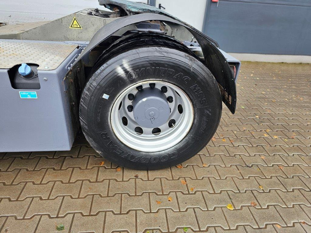 Terberg YT182 - Tracteur portuaire: photos 2 Terberg YT182 - Tracteur portuaire: photos 2
