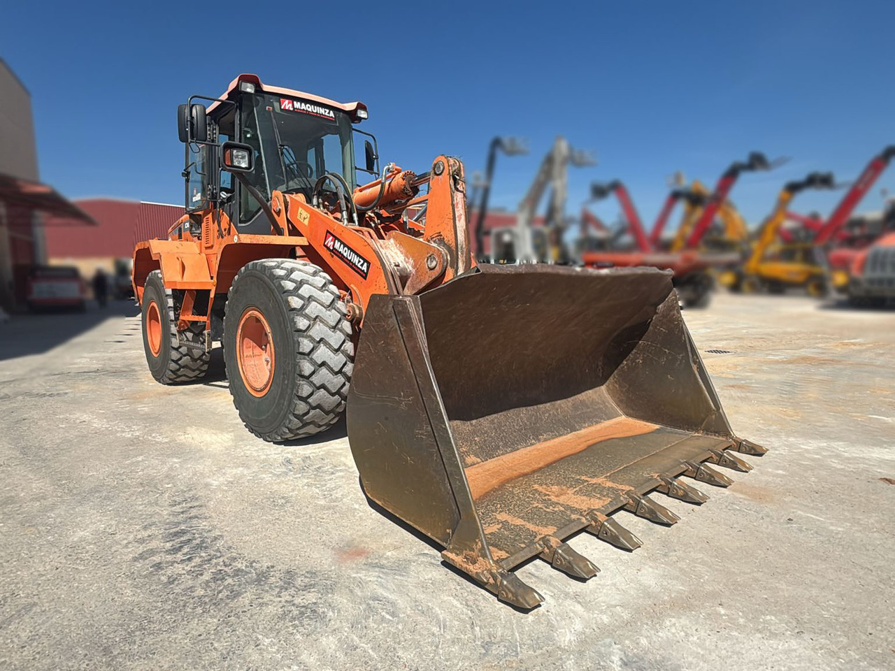 DOOSAN DL250-3 - Chargeuse sur pneus: photos 2 DOOSAN DL250-3 - Chargeuse sur pneus: photos 2