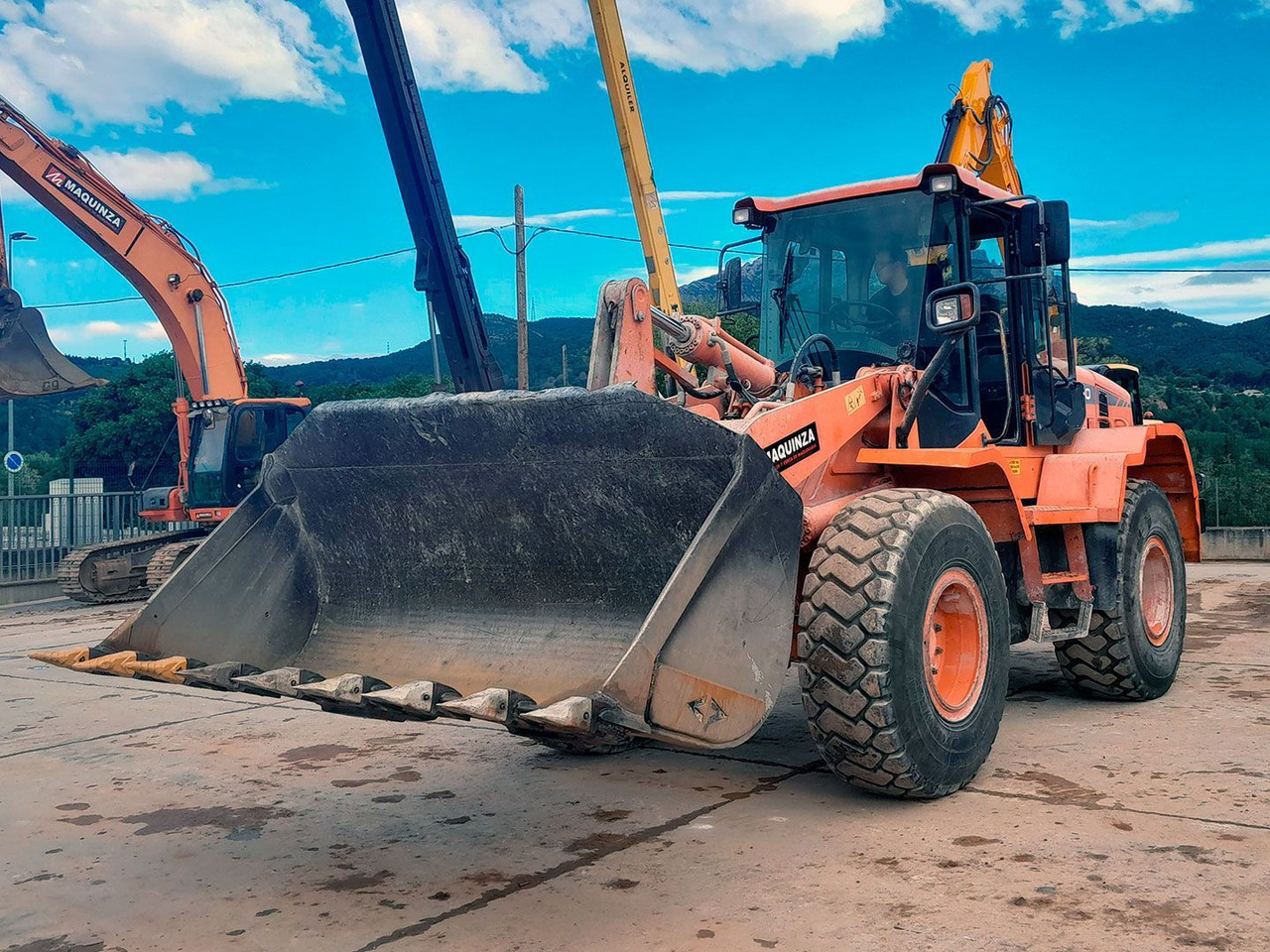 DOOSAN DL250-3 - Chargeuse sur pneus: photos 4 DOOSAN DL250-3 - Chargeuse sur pneus: photos 4