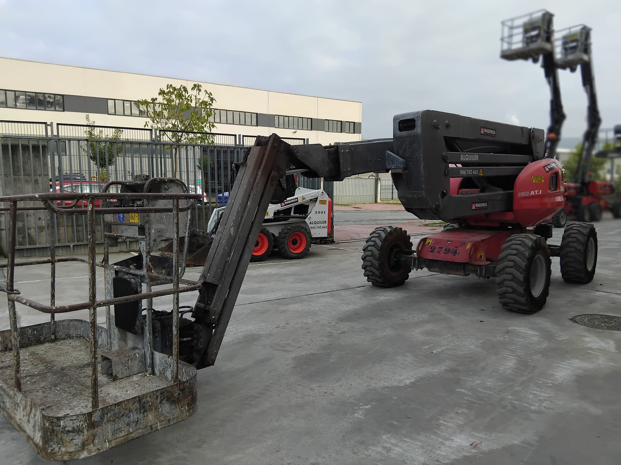 MANITOU 180ATJ - Nacelle articulée: photos 1 MANITOU 180ATJ - Nacelle articulée: photos 1