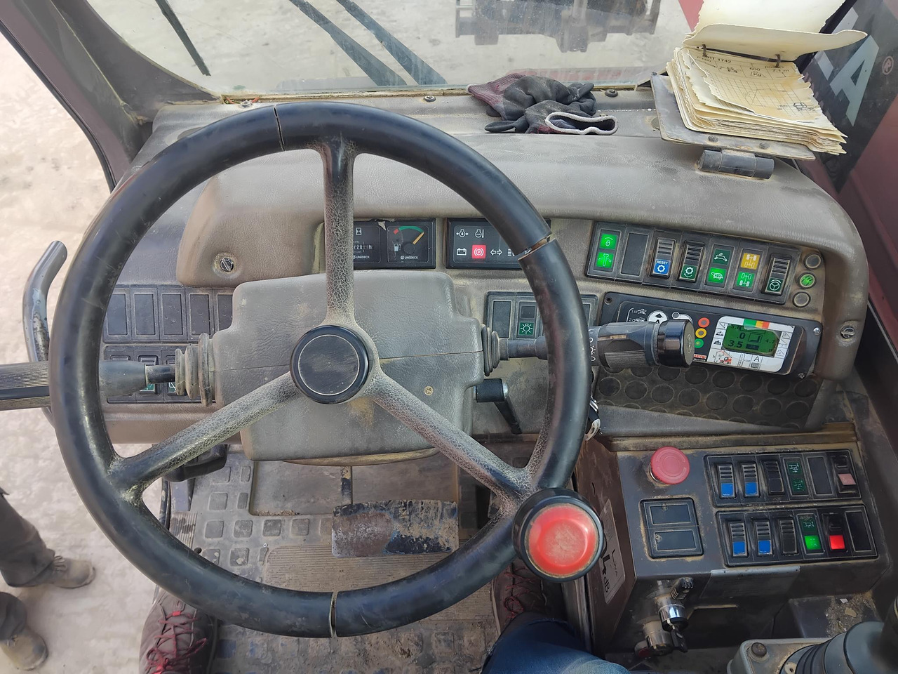 Chariot télescopique MANITOU MRT1742: photos 11 Chariot télescopique MANITOU MRT1742: photos 11