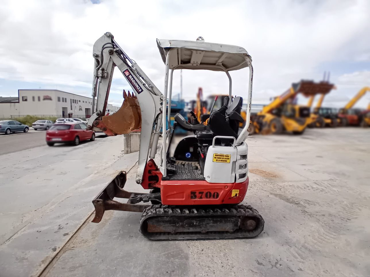 TAKEUCHI TB215R - Mini pelle: photos 1 TAKEUCHI TB215R - Mini pelle: photos 1