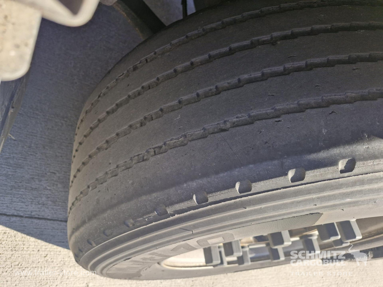 SCHMITZ Reefer Standard - Semi-remorque isothermique: photos 3 SCHMITZ Reefer Standard - Semi-remorque isothermique: photos 3