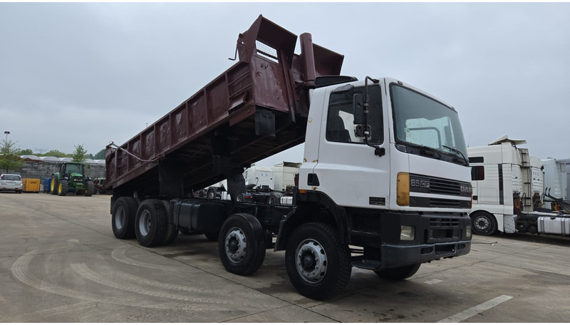 DAF 85 CF 340 (EURO 2 / MANUAL PUMP / STEEL SUSP. / POSSIBLE AS CHASSIS / 8X4) - Camion benne: photos 3 DAF 85 CF 340 (EURO 2 / MANUAL PUMP / STEEL SUSP. / POSSIBLE AS CHASSIS / 8X4) - Camion benne: photos 3
