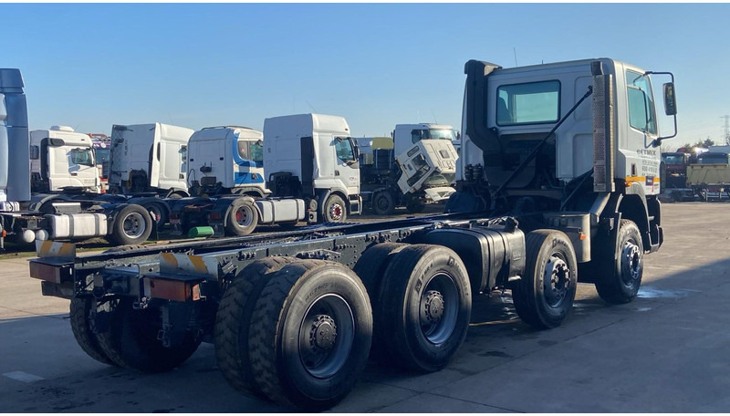 DAF CF 85.380 (EURO 3 / MANUAL GEARBOX / BOITE MANUELLE / BIG HUB / GRAND PONT / LAMES) - Châssis cabine: photos 4 DAF CF 85.380 (EURO 3 / MANUAL GEARBOX / BOITE MANUELLE / BIG HUB / GRAND PONT / LAMES) - Châssis cabine: photos 4