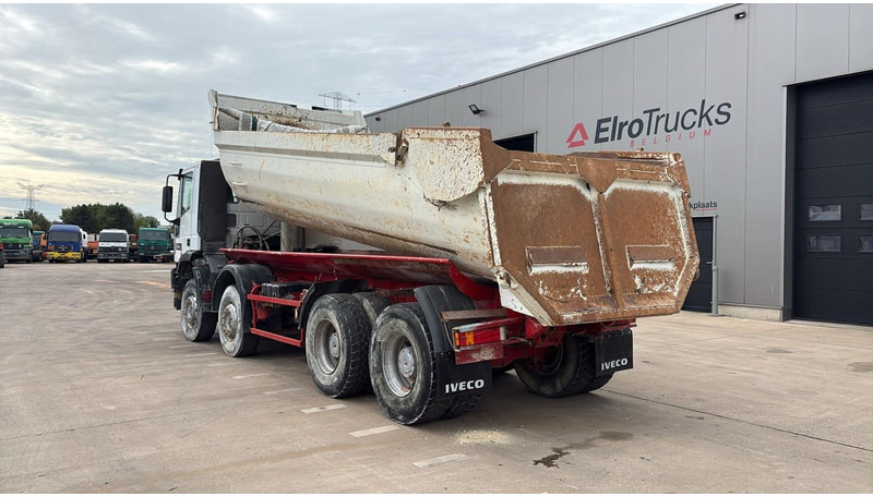 Iveco EUROTRAKKER 320 E 35 (GRAND PONT / LAMES / POMPE MANUELLE / 8X4 / CURSOR 8) en crédit-bail Iveco EUROTRAKKER 320 E 35 (GRAND PONT / LAMES / POMPE MANUELLE / 8X4 / CURSOR 8): photos 7 Iveco EUROTRAKKER 320 E 35 (GRAND PONT / LAMES / POMPE MANUELLE / 8X4 / CURSOR 8) en crédit-bail Iveco EUROTRAKKER 320 E 35 (GRAND PONT / LAMES / POMPE MANUELLE / 8X4 / CURSOR 8): photos 7