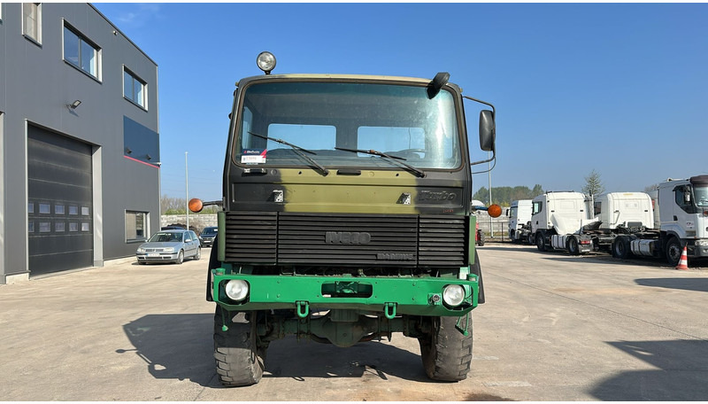 Iveco Magirus 110 - 16 (4X4 / 57000 KM / LAMES / GRAND PONT / 6 CYLINDRES EN LIGNE !! / MANUAL PUMP) - Châssis cabine: photos 2 Iveco Magirus 110 - 16 (4X4 / 57000 KM / LAMES / GRAND PONT / 6 CYLINDRES EN LIGNE !! / MANUAL PUMP) - Châssis cabine: photos 2