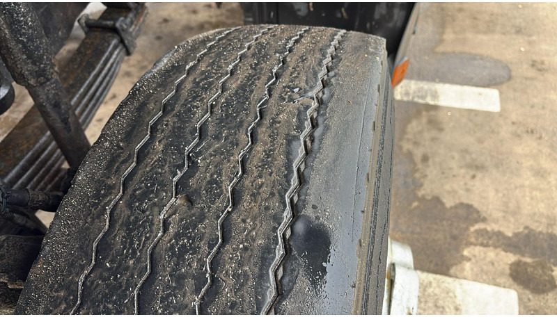 Camion benne MAN 35.414 (6 CYLINDER / 8X6 / BIG AXLES / STEEL SUSP. / LAMES / GRAND PONT): photos 9