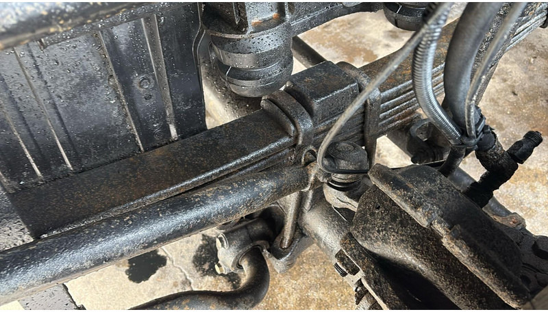 Camion benne MAN 35.414 (6 CYLINDER / 8X6 / BIG AXLES / STEEL SUSP. / LAMES / GRAND PONT): photos 8