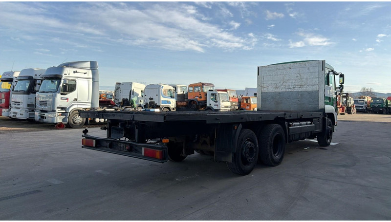 MAN TGA 25.360 (MANUAL PUMP / PERFECT CONDITION / MANUAL GEARBOX / BOITE MANUELLE / 6X2) - Camion plateau: photos 4 MAN TGA 25.360 (MANUAL PUMP / PERFECT CONDITION / MANUAL GEARBOX / BOITE MANUELLE / 6X2) - Camion plateau: photos 4