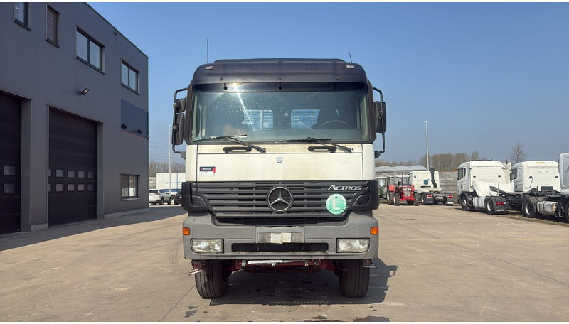 Mercedes-Benz Actros 1843 (4X4 / EPS / GRAND PONT / LAMES / V6 / 2 PONTS) - Camion benne: photos 3 Mercedes-Benz Actros 1843 (4X4 / EPS / GRAND PONT / LAMES / V6 / 2 PONTS) - Camion benne: photos 3