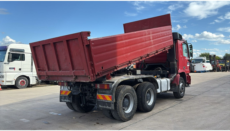 Mercedes-Benz Actros 2646 (RETARDER / EPS / 3 PEDALS / V6 / MP2 / LAMES / GRAND PONT / BIG AXLE / STEEL SUSP.) - Camion benne: photos 4 Mercedes-Benz Actros 2646 (RETARDER / EPS / 3 PEDALS / V6 / MP2 / LAMES / GRAND PONT / BIG AXLE / STEEL SUSP.) - Camion benne: photos 4