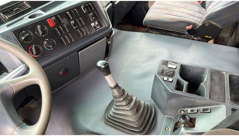 Camion benne Mercedes-Benz Actros 4143 (GRAND PONT / BOITE MANUELLE / LAMES / 8X4 / STEEL SUSP.): photos 11