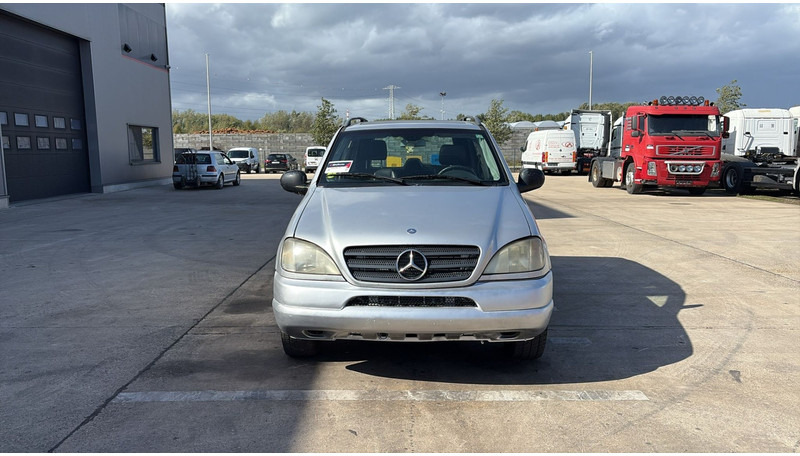 Mercedes-Benz M-Klasse ML 270 CDI - SUV: photos 2 Mercedes-Benz M-Klasse ML 270 CDI - SUV: photos 2