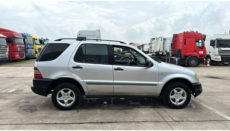 Mercedes-Benz M-Klasse ML 270 CDI - SUV: photos 4 Mercedes-Benz M-Klasse ML 270 CDI - SUV: photos 4