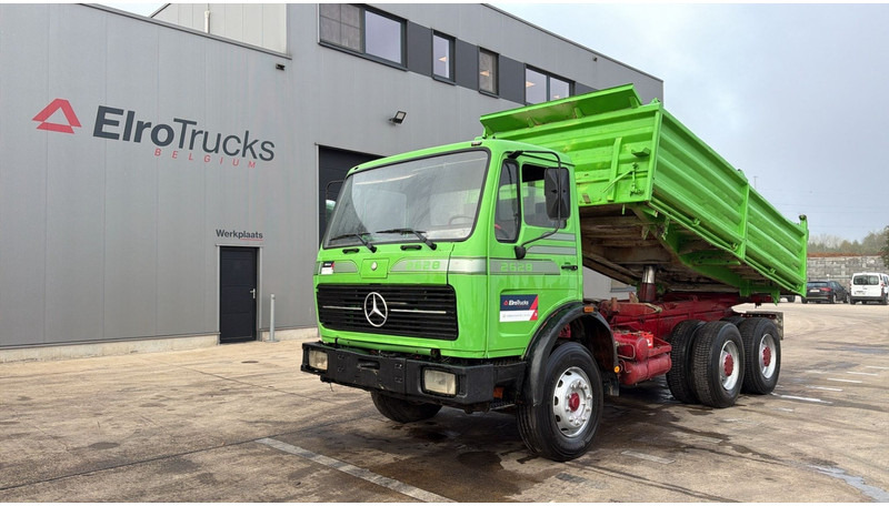 Mercedes-Benz SK 2628 (LAMES / V8 / GRAND PONT / BIG AXLES / MANUAL PUMP) - Camion benne: photos 1 Mercedes-Benz SK 2628 (LAMES / V8 / GRAND PONT / BIG AXLES / MANUAL PUMP) - Camion benne: photos 1