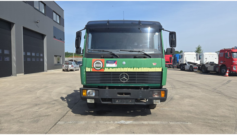 Mercedes-Benz SK 814 (MANUAL PUMP / STEEL SUSP. / POMPE MANUELLE / LAMES / 6 CYLINDER) - Camion porte-voitures: photos 2 Mercedes-Benz SK 814 (MANUAL PUMP / STEEL SUSP. / POMPE MANUELLE / LAMES / 6 CYLINDER) - Camion porte-voitures: photos 2