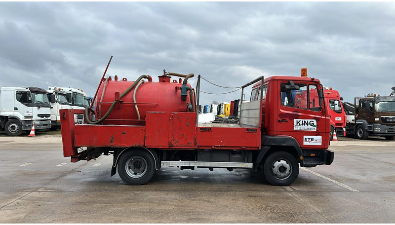 Mercedes-Benz SK 814 (VIDANGEUR / VACUUM / AUXILAIRY / SPER / STEEL SUSP. / LAMES) - Camion hydrocureur: photos 4 Mercedes-Benz SK 814 (VIDANGEUR / VACUUM / AUXILAIRY / SPER / STEEL SUSP. / LAMES) - Camion hydrocureur: photos 4