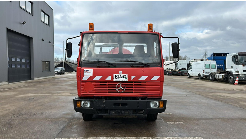 Mercedes-Benz SK 814 (VIDANGEUR / VACUUM / AUXILAIRY / SPER / STEEL SUSP. / LAMES) - Camion hydrocureur: photos 2 Mercedes-Benz SK 814 (VIDANGEUR / VACUUM / AUXILAIRY / SPER / STEEL SUSP. / LAMES) - Camion hydrocureur: photos 2