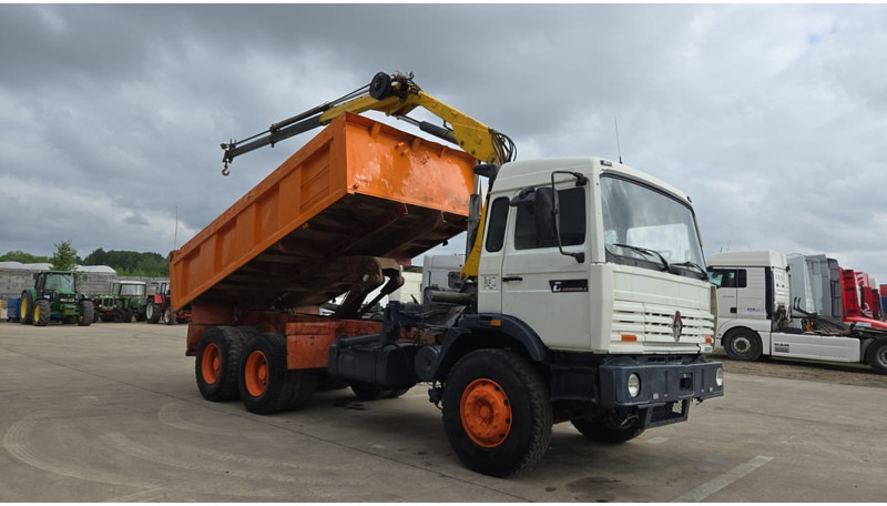 Renault G 300 Manager (POMPE MANUELLE / GRUE COPMA 90.2 / LAMES / 6X4 / GRAND PONT) - Camion benne, Camion grue: photos 3 Renault G 300 Manager (POMPE MANUELLE / GRUE COPMA 90.2 / LAMES / 6X4 / GRAND PONT) - Camion benne, Camion grue: photos 3